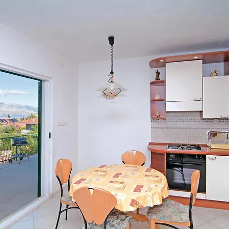 3 Bedroom Cozy In Supetar