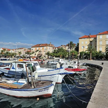 Casa de Férias 98 With Game Supetar