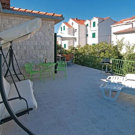 3 Bedroom Cozy In * Supetar